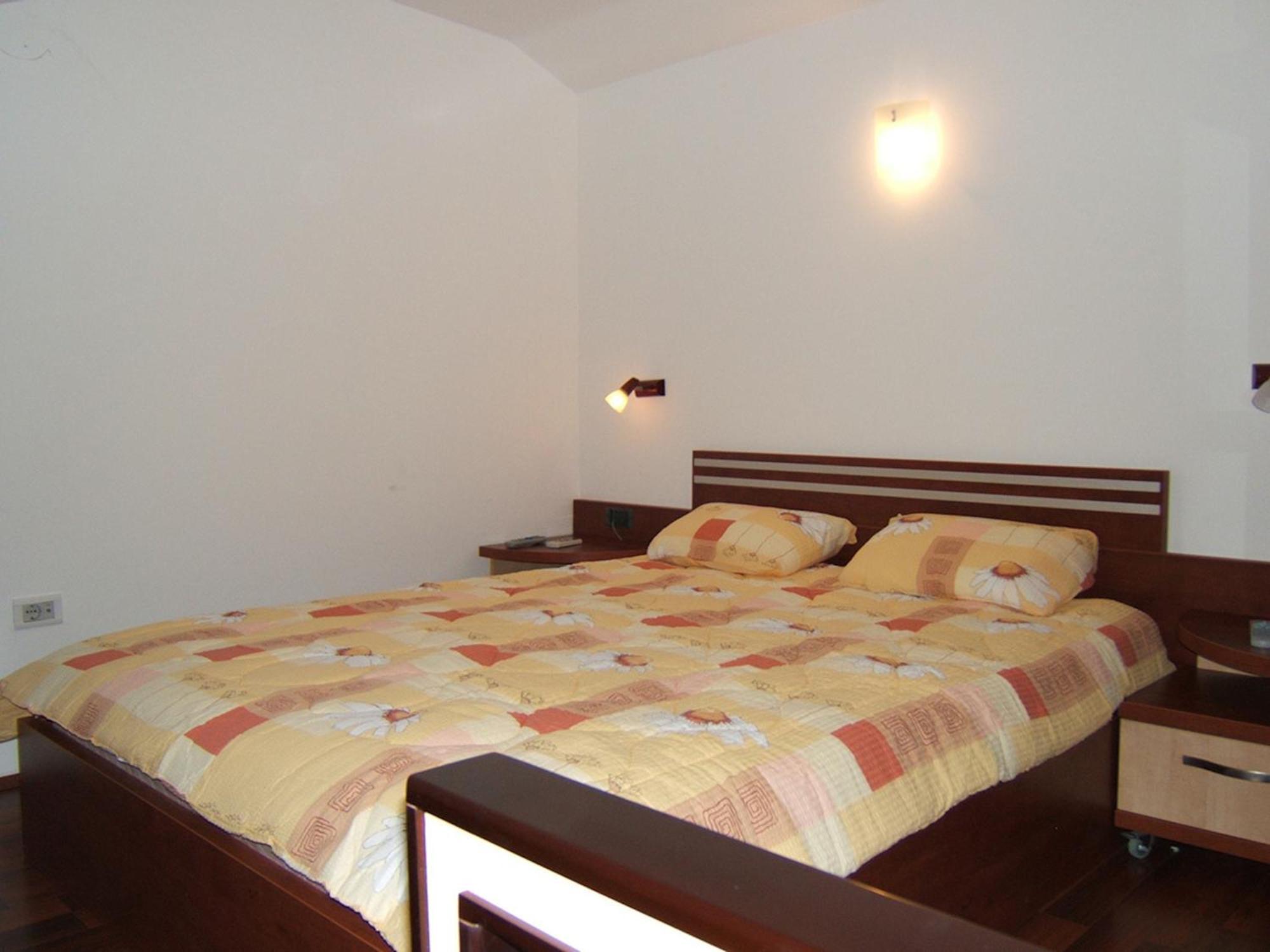 Villa Sara Guesthouse Свети-Стефан Номер фото