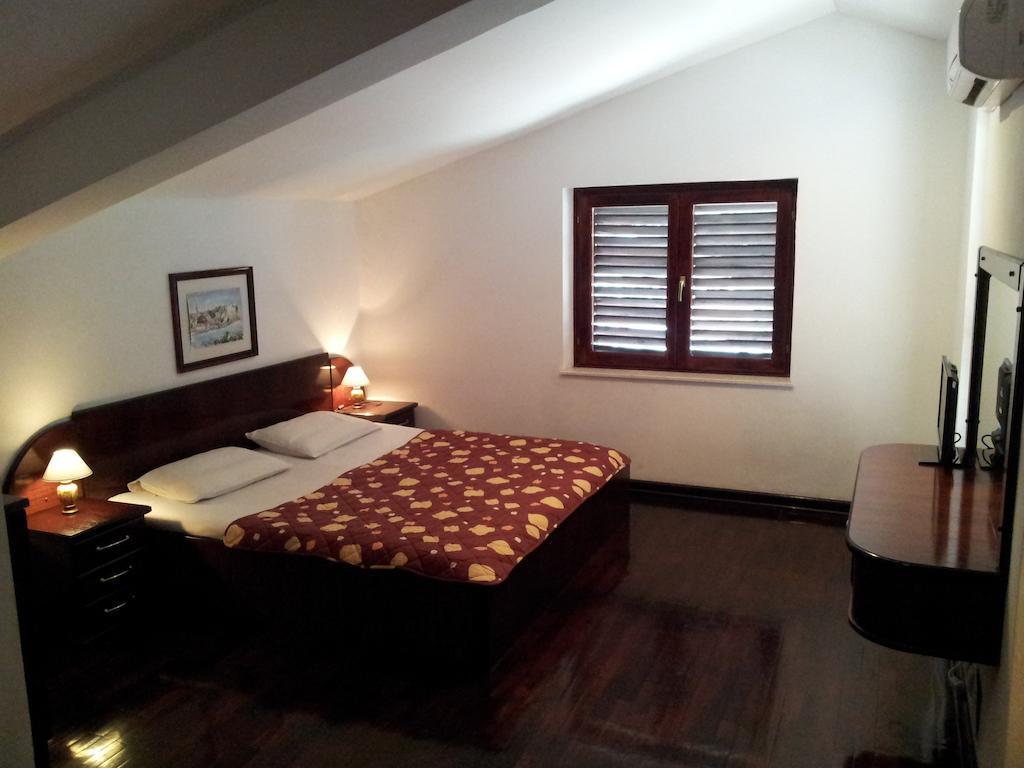 Villa Sara Guesthouse Свети-Стефан Номер фото