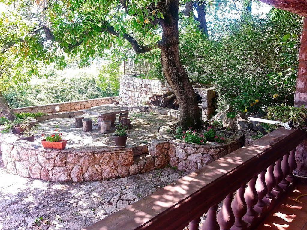 Villa Sara Guesthouse Свети-Стефан Экстерьер фото